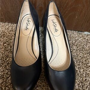 Life Stride Classic Black Heels